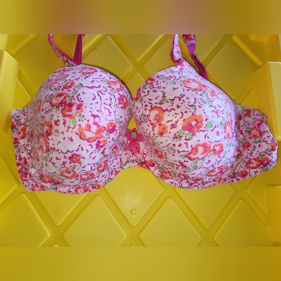 Victoria's Secret Pink Lingerie - Picture 1 of 3